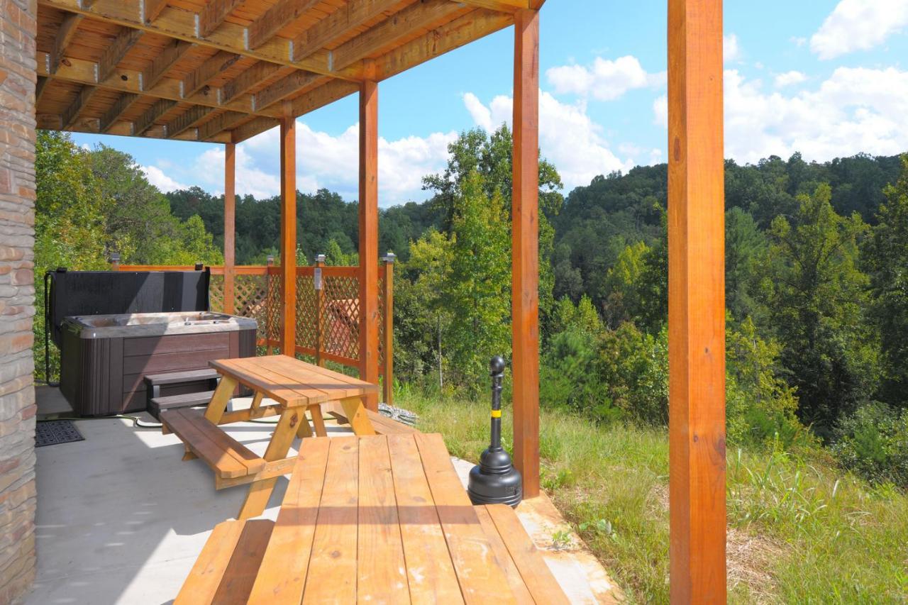 Ridge View Lodge Nature And Mountain View - Hot Tub - Firepit - Yard - Games Гатлинбург Экстерьер фото
