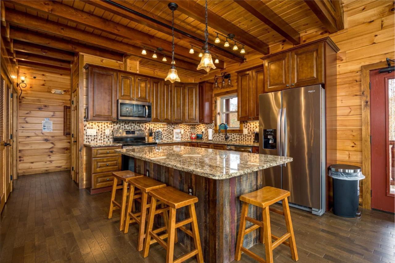 Ridge View Lodge Nature And Mountain View - Hot Tub - Firepit - Yard - Games Гатлинбург Экстерьер фото