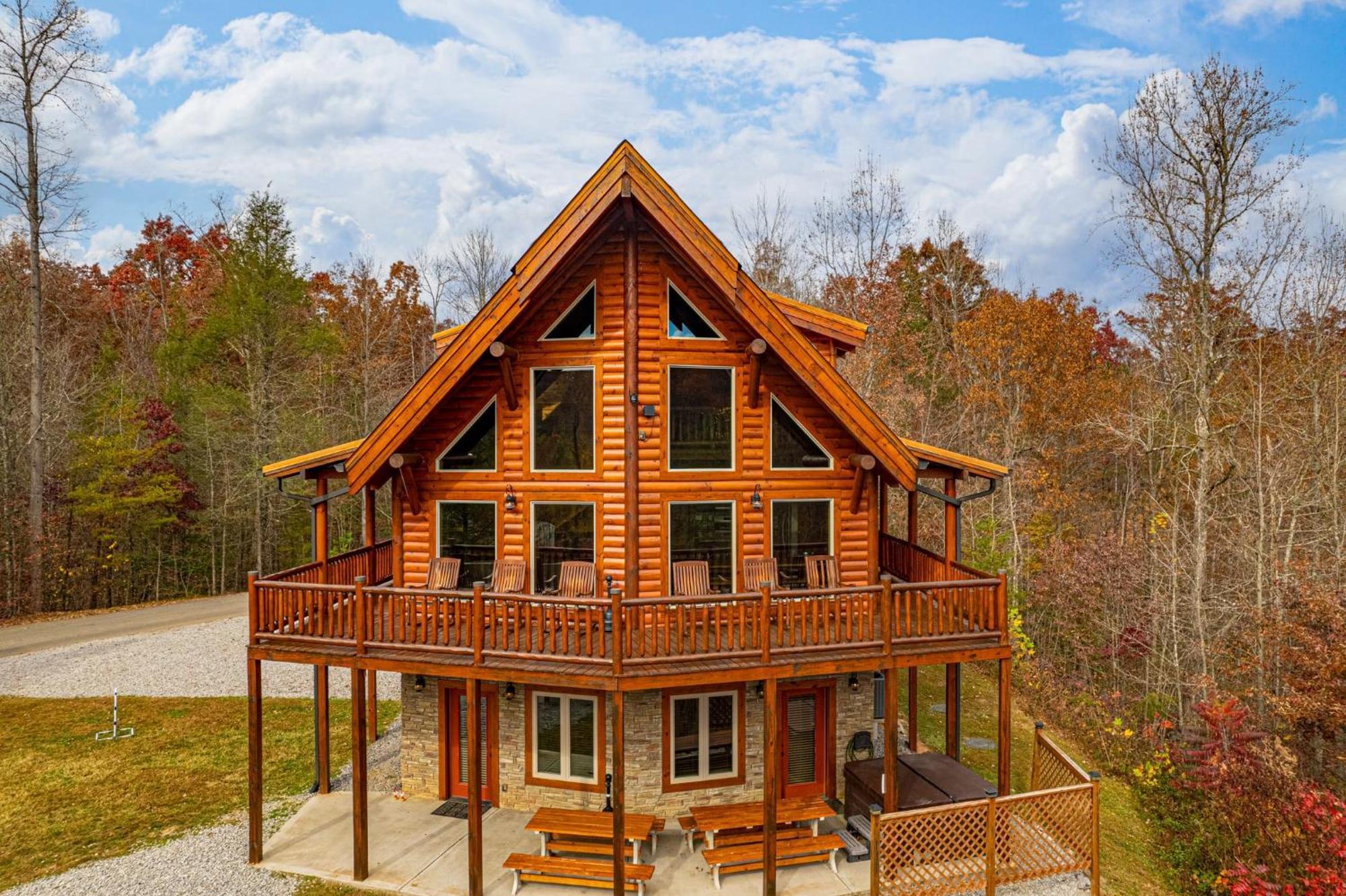 Ridge View Lodge Nature And Mountain View - Hot Tub - Firepit - Yard - Games Гатлинбург Номер фото