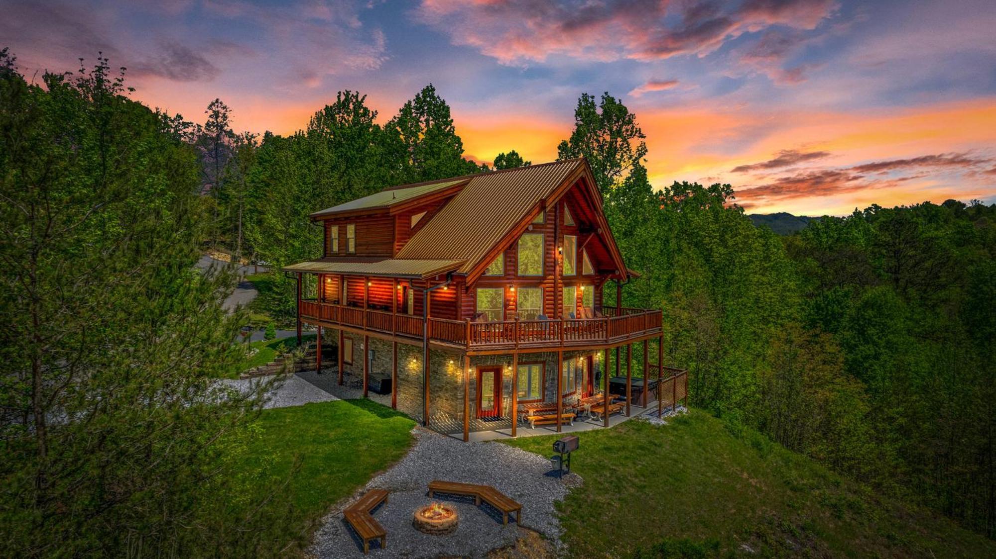 Ridge View Lodge Nature And Mountain View - Hot Tub - Firepit - Yard - Games Гатлинбург Экстерьер фото