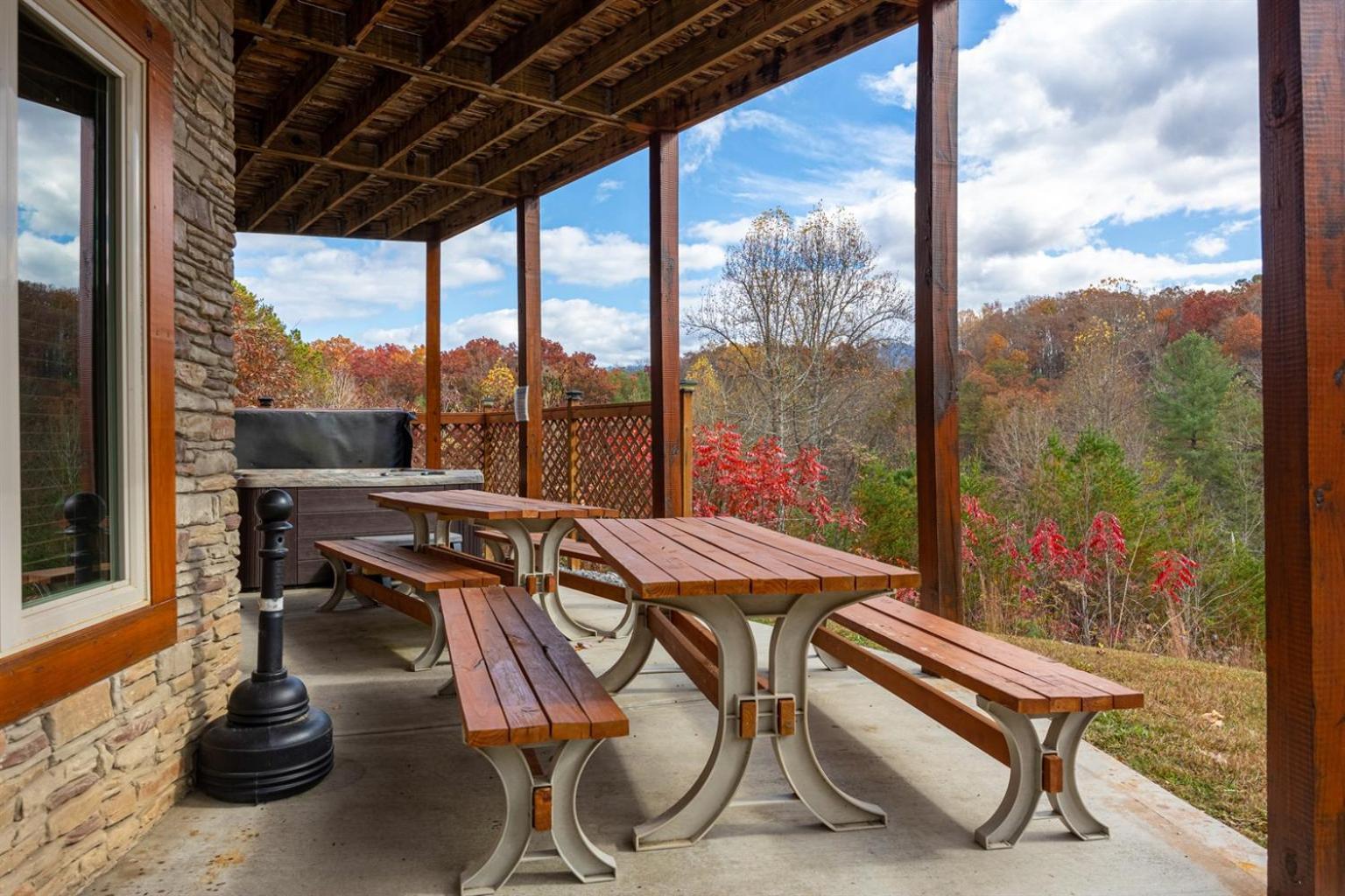 Ridge View Lodge Nature And Mountain View - Hot Tub - Firepit - Yard - Games Гатлинбург Экстерьер фото